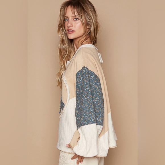 #179 New! Pol Oversized Patch Work Peace Application Pullover - Picture 3 of 5